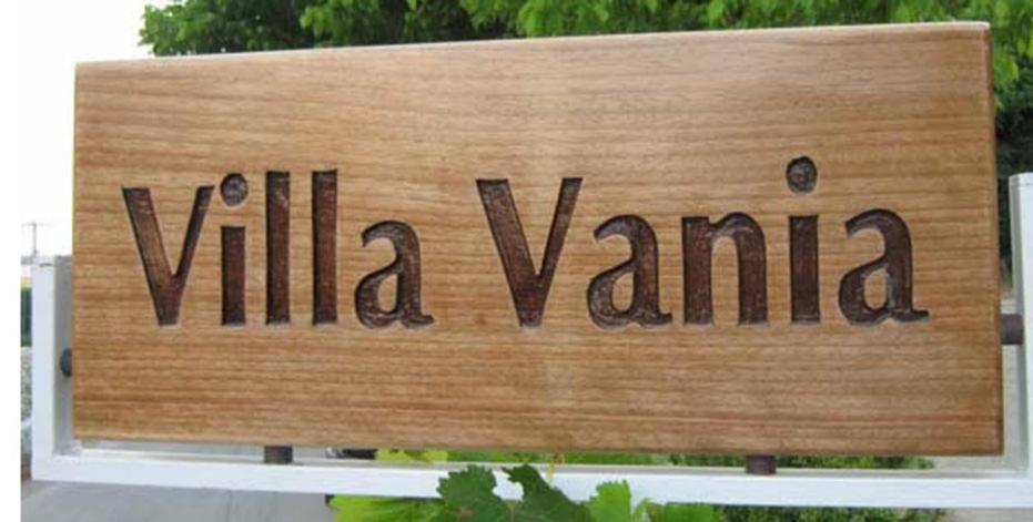 Vania Gardenos * Vitaládes