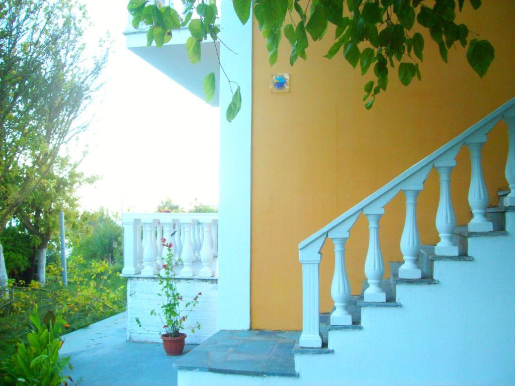 Vania Gardenos Apartmán Vitaládes