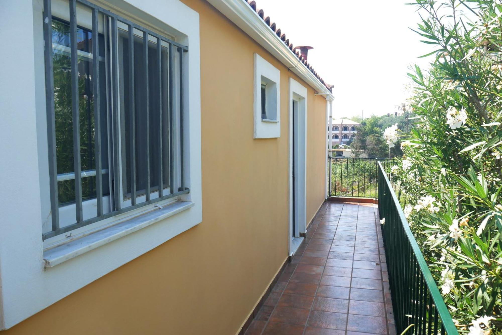 Vania Gardenos Apartment *